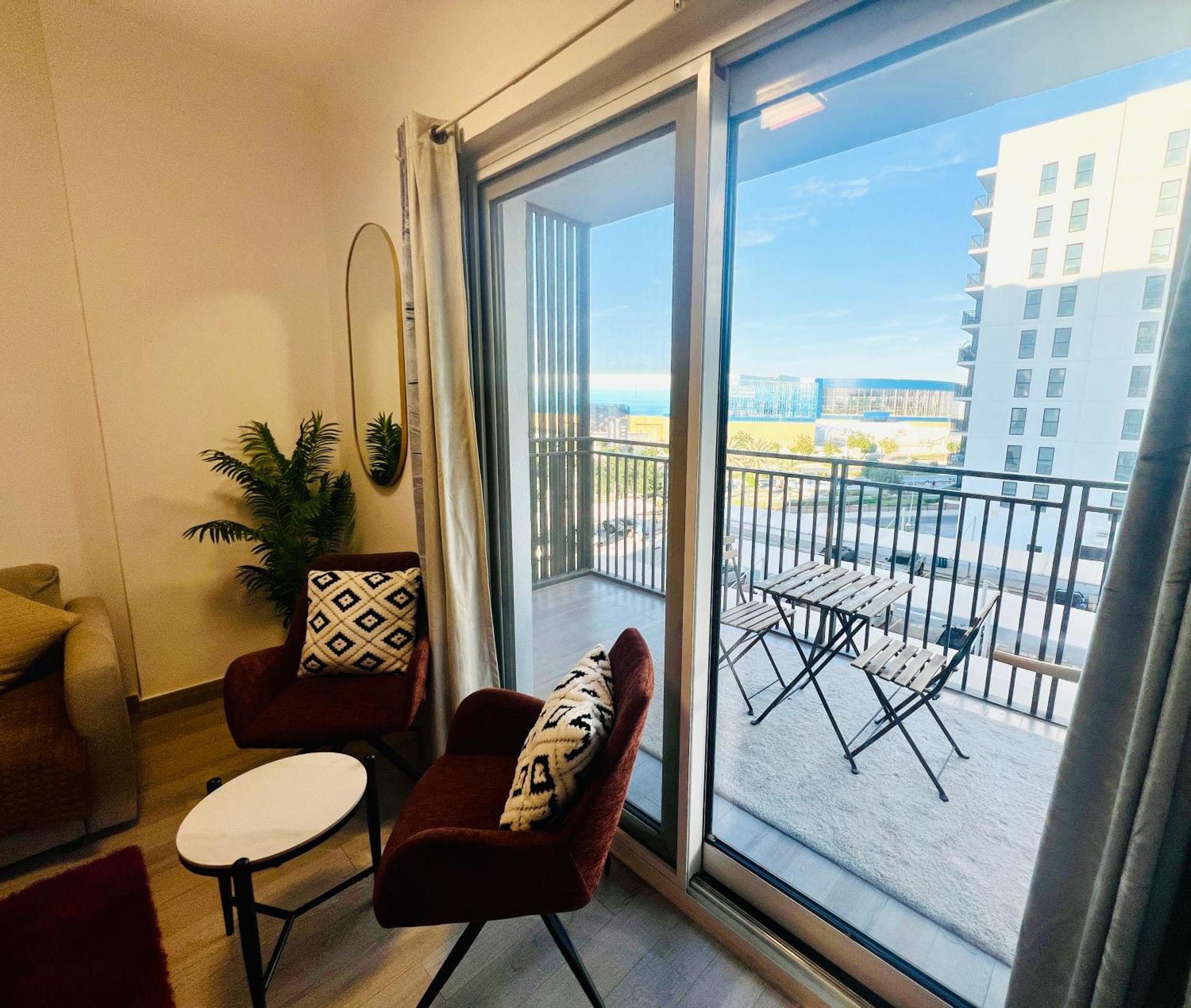 Apartment Yas Island 1br Balcony Near Sea World,etihad Arena *