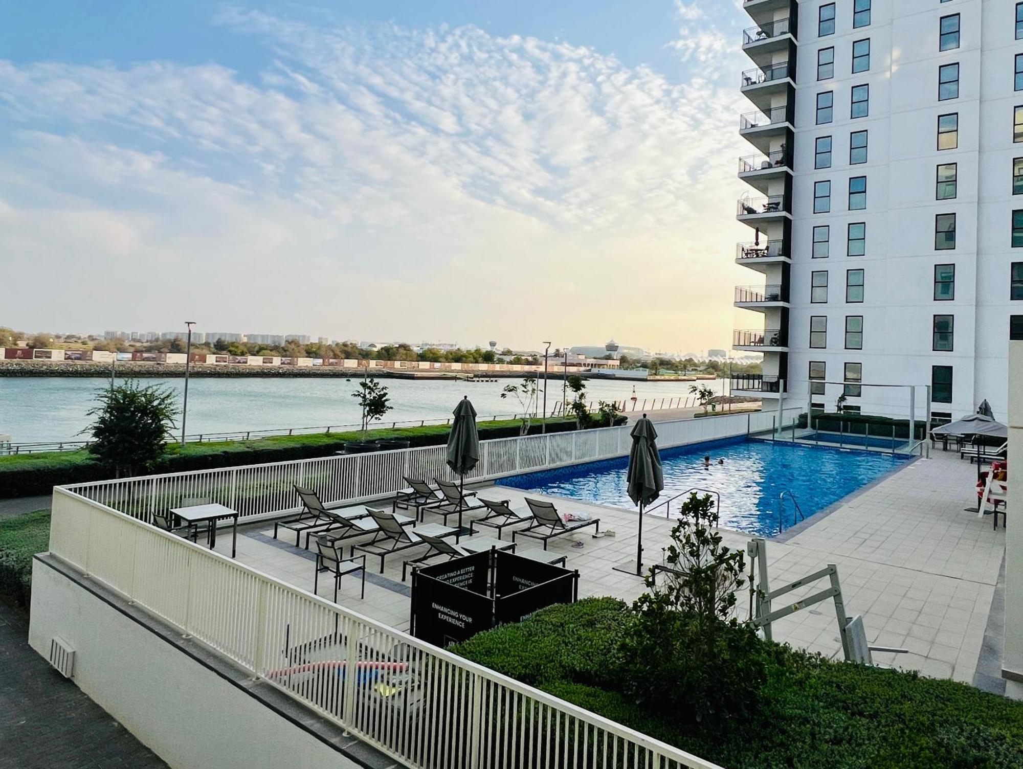 Apartment Yas Island 1br Balcony Near Sea World,etihad Arena *